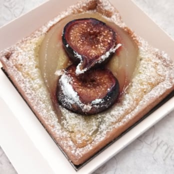 Maison Mulot - Pear and fig tart - Bakeries Near Me - Paris, 01 Maison Mulot - Pear and fig tart - Bakeries Near Me - Paris, 01