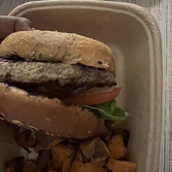 True Food Kitchen - Burger that's turkey - New American Near Me - Chicago, Illinois