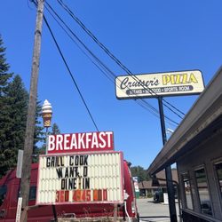Cruisers Pizza - Front store
