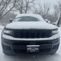Stateline Auto - Front view of the 2022 Jeep Grand Cherokee L