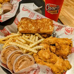 Raising Cane's Chicken Fingers - Box combo - lifewithhanny