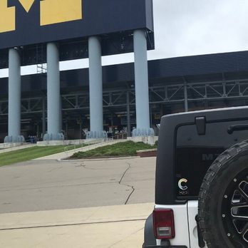 Michigan Stadium - Representing the Gators ant the Big House - Stadiums & Arenas Near Me - Ann Arbor, Michigan