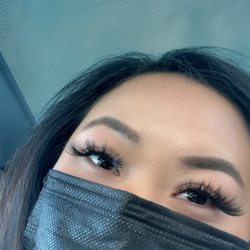 Stephanie the Lash Surgeon