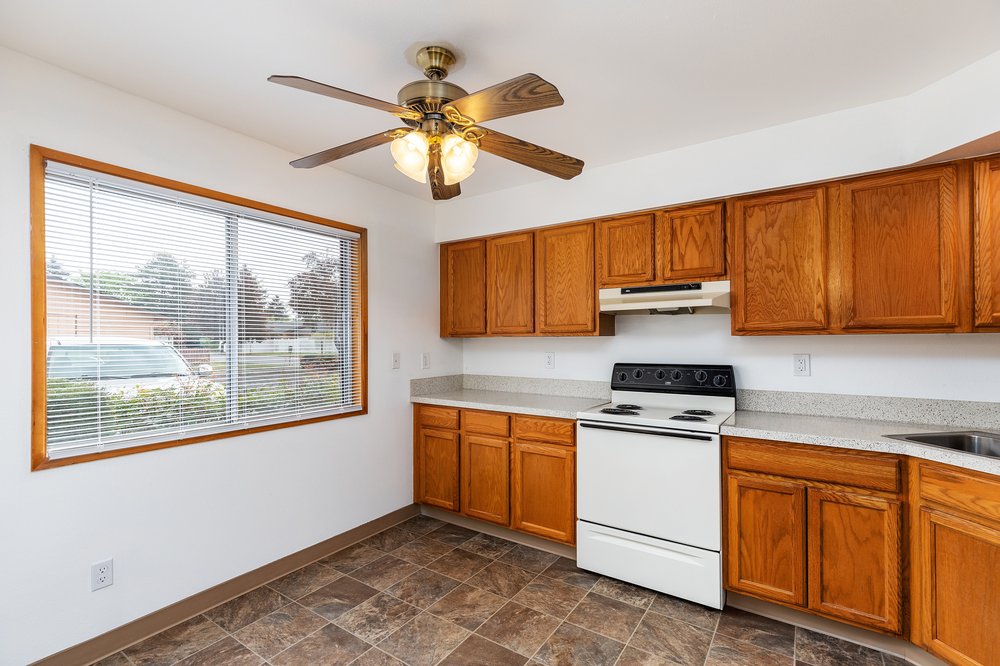 HILL VILLA APTS 11 Photos 801 N Garrison Rd, Vancouver, WA Yelp