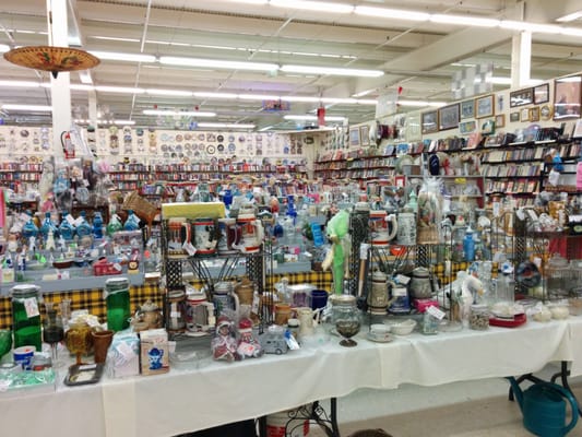 Yard Birds Mall & Storage by null