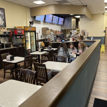 Manhattan Bagel - the interior of a fast food restaurant - Breakfast & Brunch Near Me - North Wales, Pennsylvania