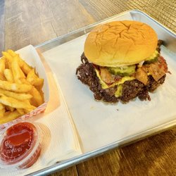 Burger House - Chili Smash Burger and Cajun fries
