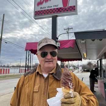 Dairiette Restaurant - Chocolate dip cone - Ice Cream & Frozen Yogurt Near Me - Henderson, Kentucky