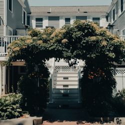 The Old Harbor Inn