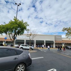 Walmart Neighborhood Market - Business Signage