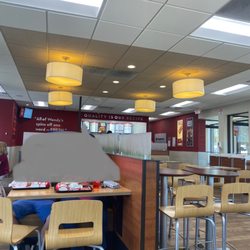 Wendy's - Dining room