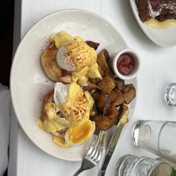 Cafe Nell - Classic Eggs Benedict - New American Near Me - Portland, Oregon Cafe Nell - Classic Eggs Benedict - New American Near Me - Portland, Oregon