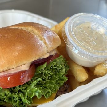 Northwest Whistle Stop - Classic burger - Food Trucks Near Me - Deming, Washington Northwest Whistle Stop - Classic burger - Food Trucks Near Me - Deming, Washington