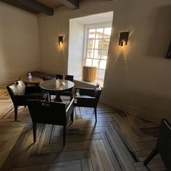 Ortiz Restaurant - Indoor seating