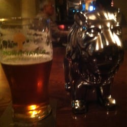 White Lion Hotel - Silver Lion in a White Lion