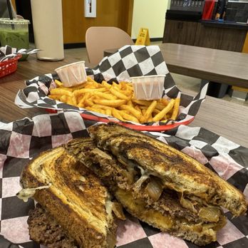 Woolworth’s Luncheonette - Patty melt with large fries - Diners Near Me - Bakersfield, California Woolworth’s Luncheonette - Patty melt with large fries - Diners Near Me - Bakersfield, California