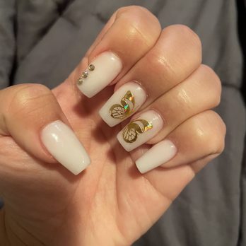 Lush Nail Bar - Nail Salons Near Me - Gilbert, Arizona