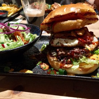 Broderick - Supernormaler House Burger - Irish Pub Near Me - Elmshorn, SH Broderick - Supernormaler House Burger - Irish Pub Near Me - Elmshorn, SH
