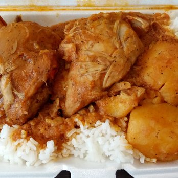 Las Americas Restaurant - The Best, El Mejor Chicken Stew, Pollo Guisado in Jersey City. Y PUNTO! Ya Hands down! Suuuuper Flavorful. - Latin American Near Me - Jersey City, New Jersey