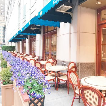 Pierrot Gourmet - outside tables surrounded by colorful flowers - Coffee & Tea Near Me - Chicago, Illinois Pierrot Gourmet - outside tables surrounded by colorful flowers - Coffee & Tea Near Me - Chicago, Illinois