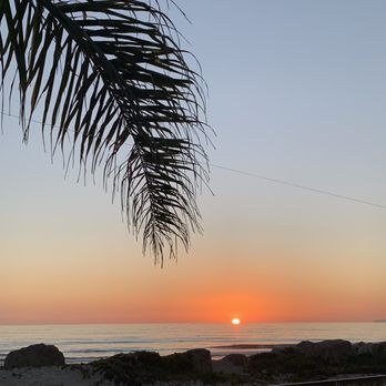Padaro Beach Grill - Sunset view - American Near Me - Carpinteria, California Padaro Beach Grill - Sunset view - American Near Me - Carpinteria, California