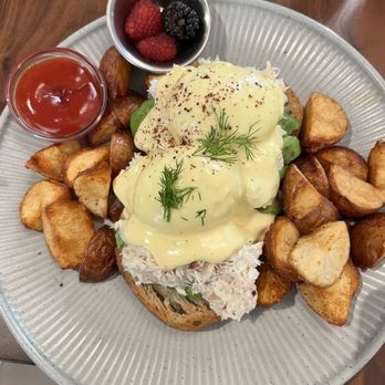 Cavallo Point - Dungeness Crab Benedict* - Hotels Near Me - Sausalito, California Cavallo Point - Dungeness Crab Benedict* - Hotels Near Me - Sausalito, California
