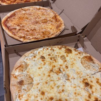 New Yorker Pizza - White Pizza, Cheese Pizza, and Pepperoni Pizza - Italian Near Me - Leesburg, Virginia New Yorker Pizza - White Pizza, Cheese Pizza, and Pepperoni Pizza - Italian Near Me - Leesburg, Virginia