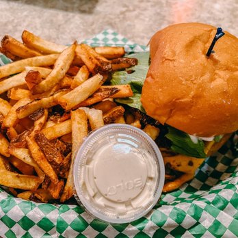 Casper's and Runyon's Nook - California Burger - Dive Bars Near Me - Saint Paul, Minnesota Casper's and Runyon's Nook - California Burger - Dive Bars Near Me - Saint Paul, Minnesota