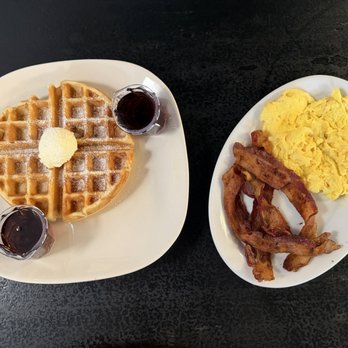 Flip’N Jacks - Belgian waffle - Breakfast & Brunch Near Me - Des Moines, Iowa Flip’N Jacks - Belgian waffle - Breakfast & Brunch Near Me - Des Moines, Iowa