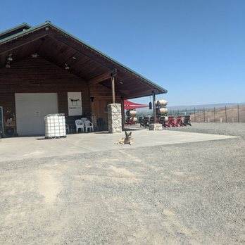 Daven Lore Winery - Brix "on security" or rub his belly patrol - Wineries Near Me - Prosser, Washington