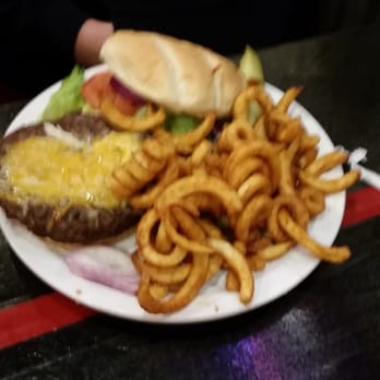 Cruiser's Cafe 66 - Cheeseburger with seasoned fries, very tasty - American Near Me - Williams, Arizona Cruiser's Cafe 66 - Cheeseburger with seasoned fries, very tasty - American Near Me - Williams, Arizona