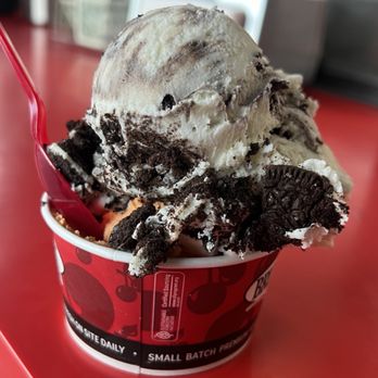 Bruster's Real Ice Cream - Pumpkin Cheesecake and Oreo - Desserts Near Me - Yorba Linda, California