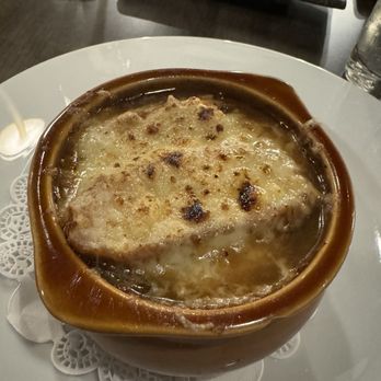 Le Bistro - French onion soup - French Near Me - Vienna, Virginia