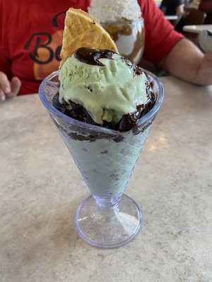 Duffer's Restaurant & Old Fashioned Ice Cream Parlor by null