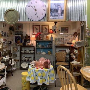 Easy Street Home Decor - Antiques Near Me - Brooksville, Florida