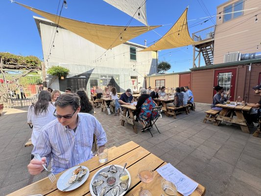 Small Change Oyster Bar by null