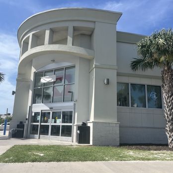 CVS Pharmacy - Entrance - Convenience Stores Near Me - Madeira Beach, Florida