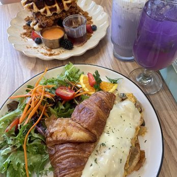 Taste & Glory - TOM YUM SCRAMBLE & CHICKEN CROFFLE - Breakfast & Brunch Near Me - San Mateo, California Taste & Glory - TOM YUM SCRAMBLE & CHICKEN CROFFLE - Breakfast & Brunch Near Me - San Mateo, California