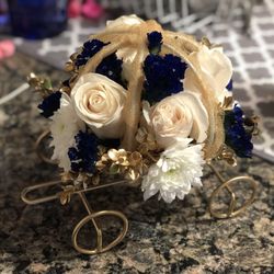 Conroy's Flowers - Encino - Beautifully decorated carriage.