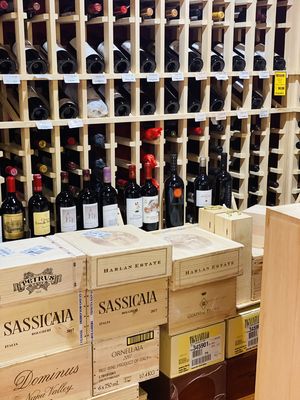 Gulf Liquors by null