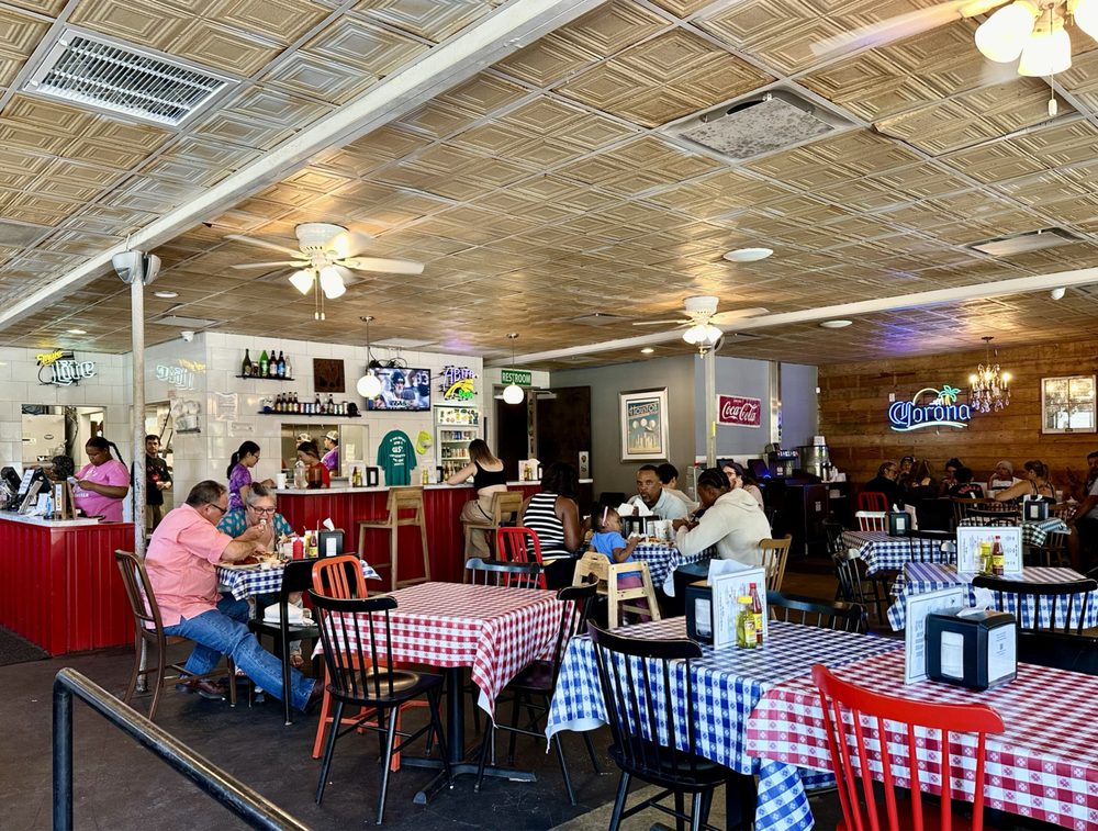 Gus's World Famous Fried Chicken