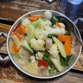 Isla Restaurant - Filipino Near Me - Newark, California