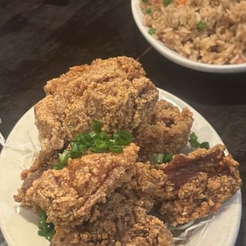 Side Street Inn - Fried chicken - Hawaiian Near Me - Honolulu, Hawaii Side Street Inn - Fried chicken - Hawaiian Near Me - Honolulu, Hawaii
