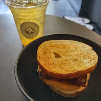 Memento Mori Cafe - Memento Mori Cafe: Grim Reaper and Veil of Verbena iced tea - Themed Cafes Near Me - Portland, Oregon Memento Mori Cafe - Memento Mori Cafe: Grim Reaper and Veil of Verbena iced tea - Themed Cafes Near Me - Portland, Oregon