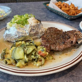 Foxy's Restaurant - Steak and baked potato - Breakfast & Brunch Near Me - Brookings, Oregon
