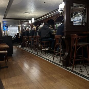 Kitty O'Sheas - Inside - Irish Near Me - Chicago, Illinois