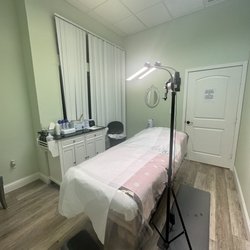 Relax & Wax Authentic Brazilian Wax & Sugaring - Plano