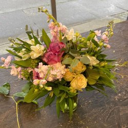 Williams Flower & Gift - The bouquet they made that they thought was adequate to what I purchased on their site. Look at this disaster!!