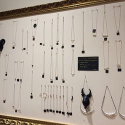 Monsieur Madame - Les différents colliers en argent.