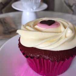 Larcy's Cupcakery Café - Pink velvet